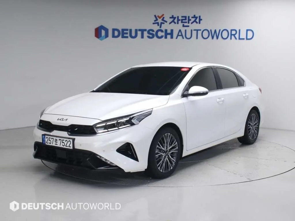 기아 더뉴 K3 2세대 1.6 가솔린 시그니처 매물 사진 3 - 2022/07 21,286km (중고차배달)